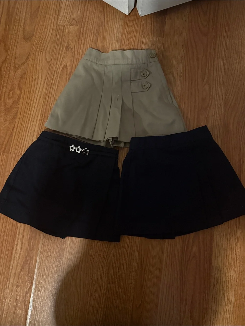 Size 3T Set of Three Pleated Skorts - Navy and Khaki